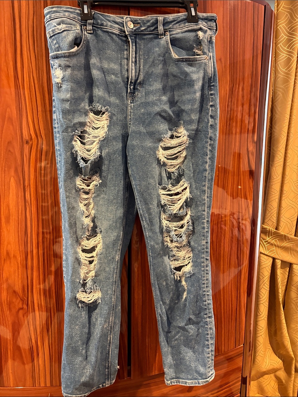 American Eagle Outfitters Distressed Blue Boyfriend Jeans